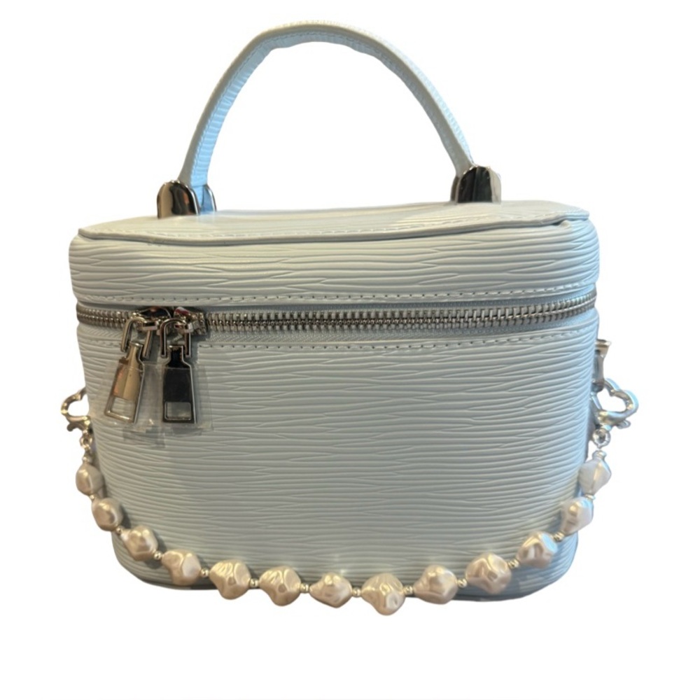 Bloomingdales travel case light blue (Brand New)